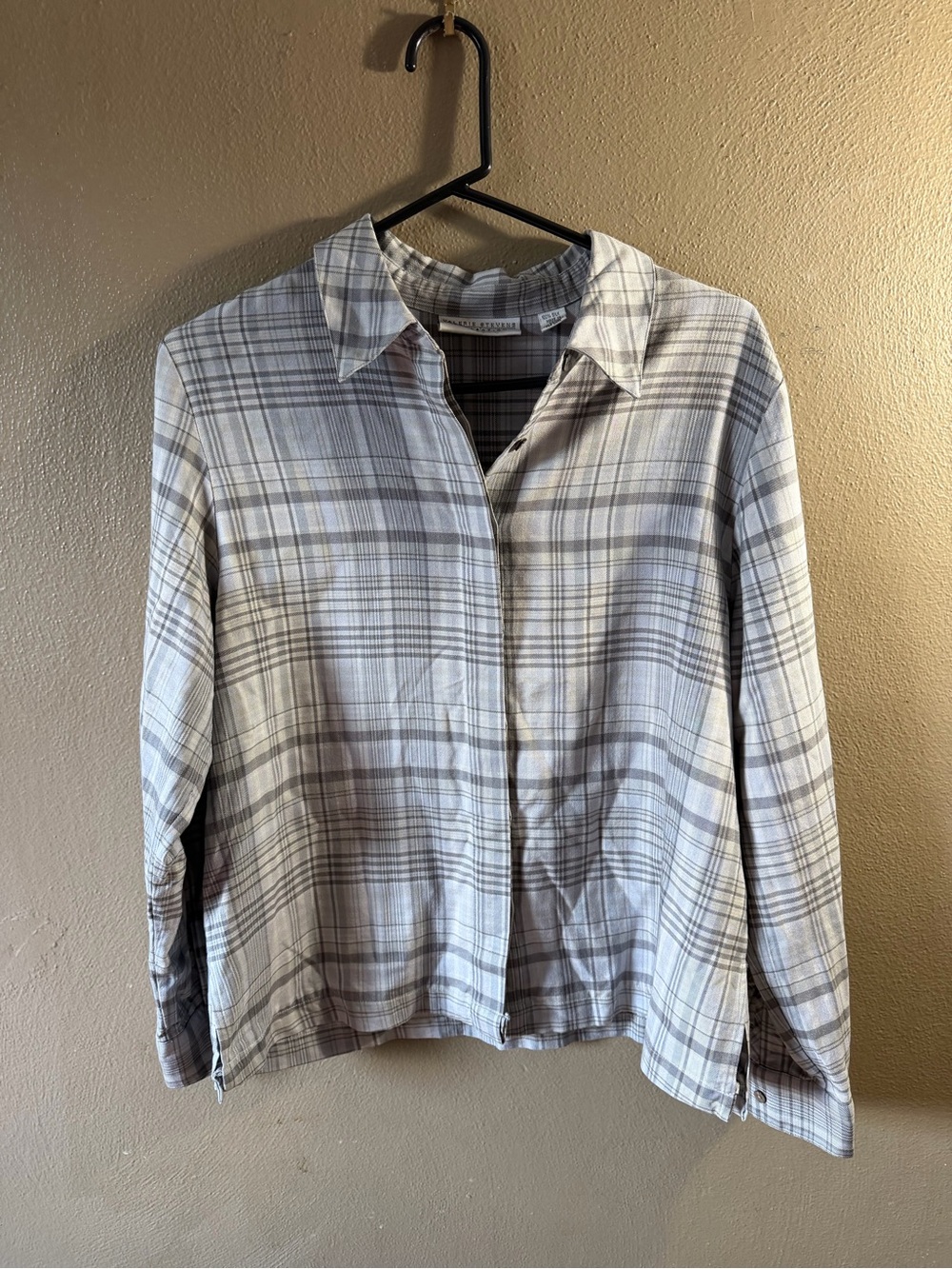 Valerie Stevens Plaid Button-Down Shirt in Light Gray and White